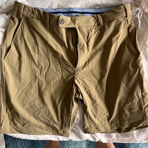 Brooks Brothers Red Fleece Khaki Shorts - Sz 34
